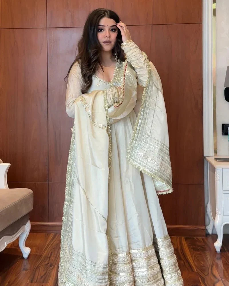 Ivory Elegance – Premium Embroidered Anarkali Set