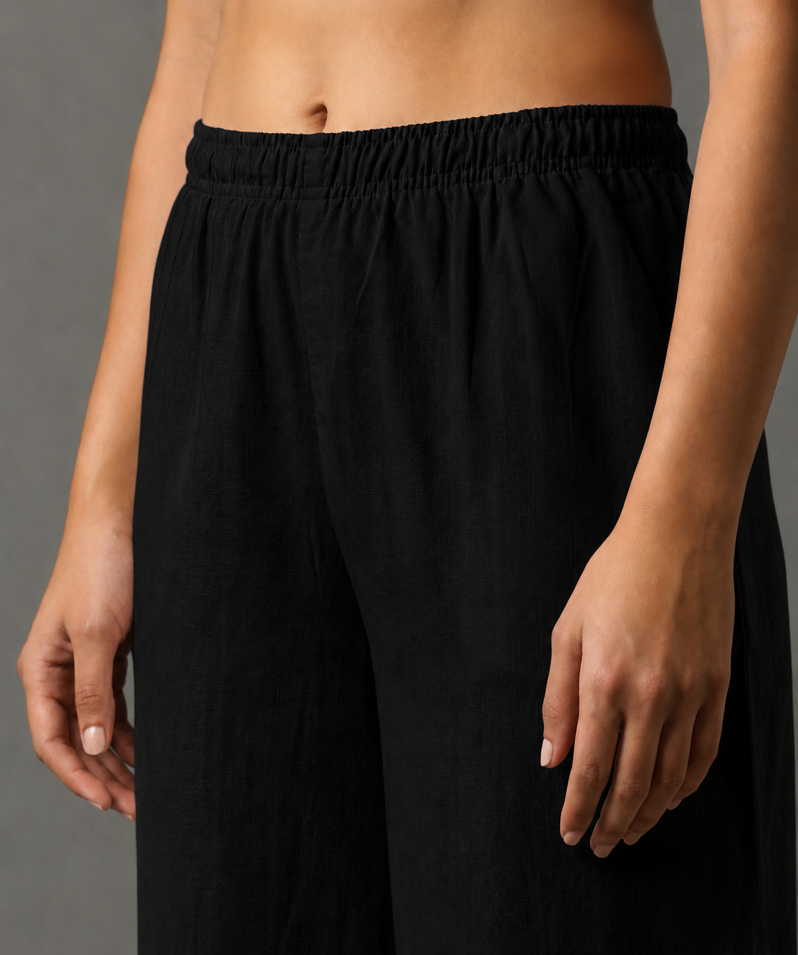 Women's Solid Black Wide-Leg Pants