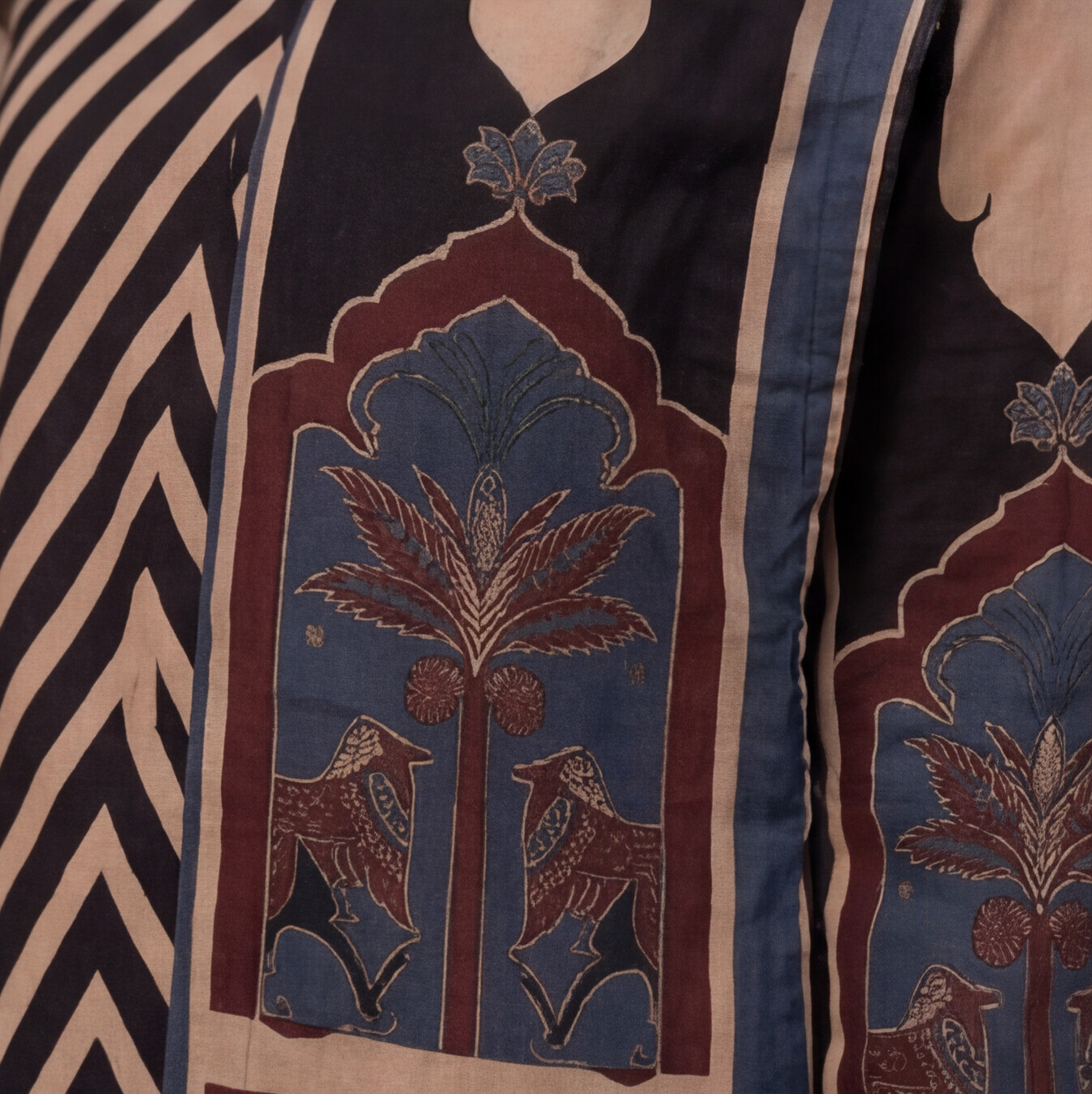 Black & Beige Chevron Printed Straight Kurta Set with Navy Blue Palazzo